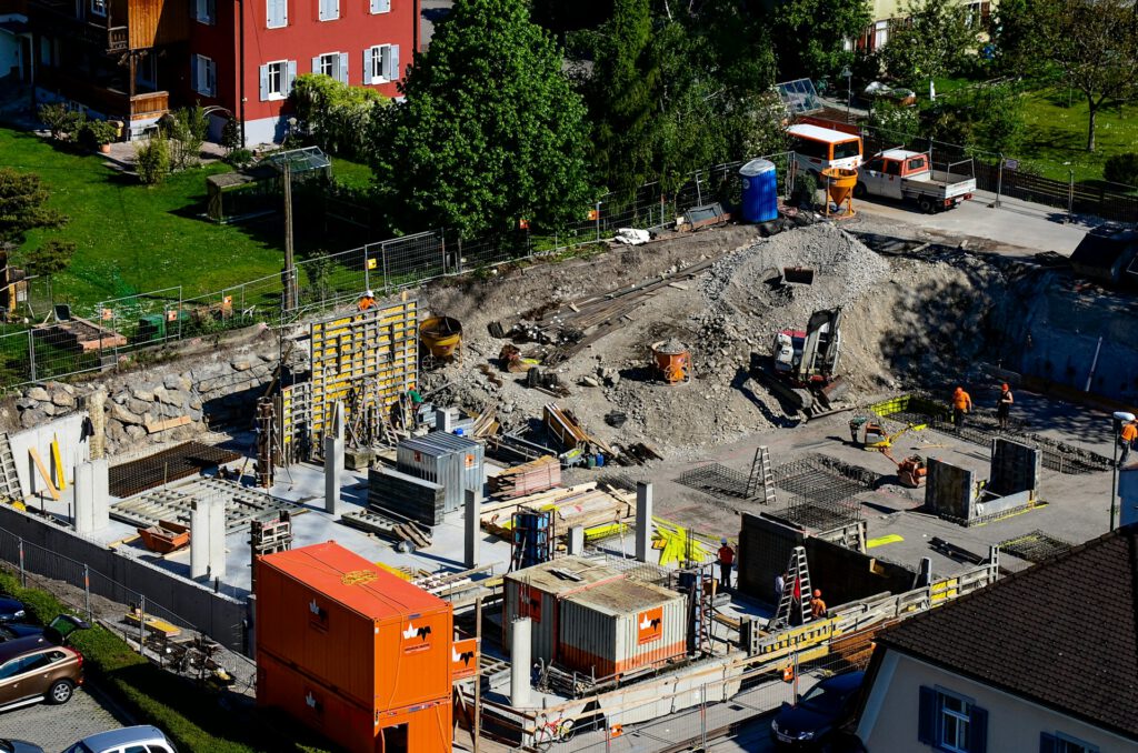 Eine Großbaustelle aus der Vogelperspektive